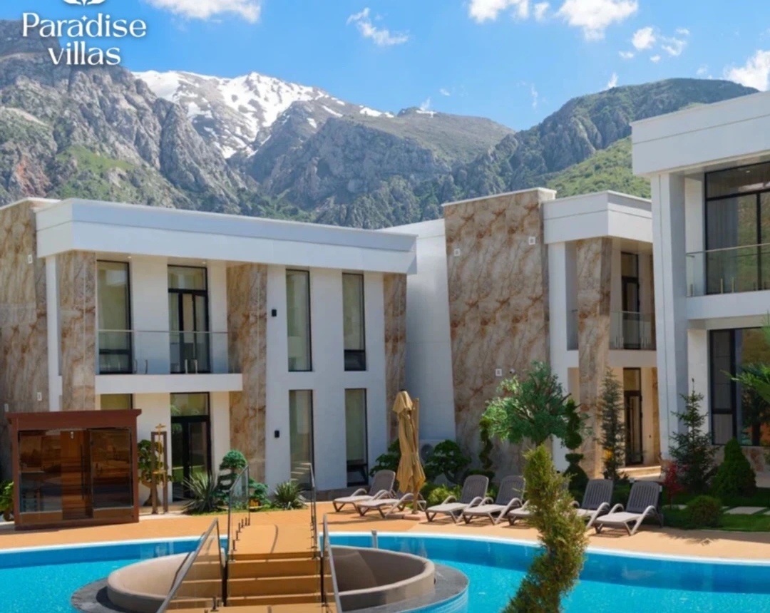 Paradise Villas: тёплый бассейн и светлые виллы у подножия гор